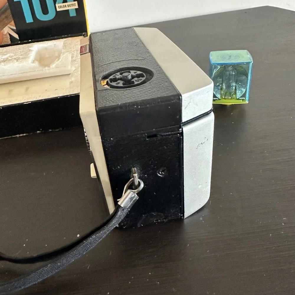 Vintage Kodak Instamatic 104 Camera Color Outfit with Box and GE Flashcube